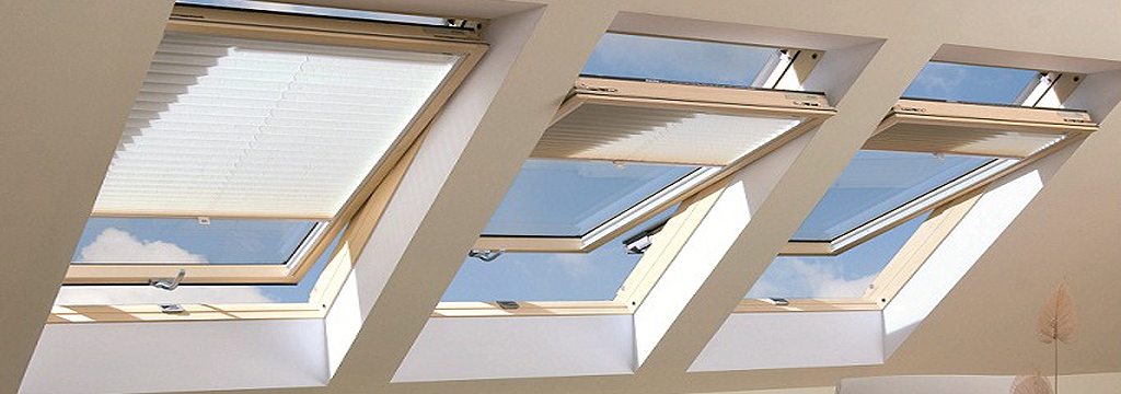 venting flat glass skylight